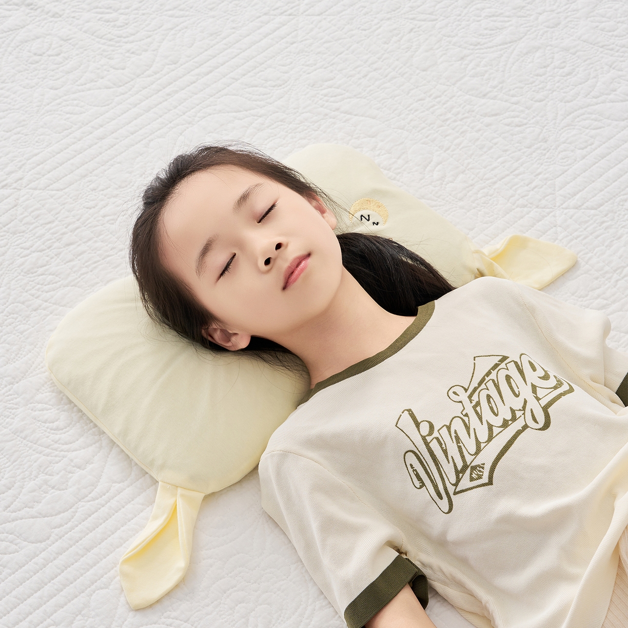 91家纺网 家纺一手货源 找家纺 乐可 2025新款香眠安抚枕山楂籽合香枕手工香丸枕枕头枕芯 香眠安抚枕-猫咪黄