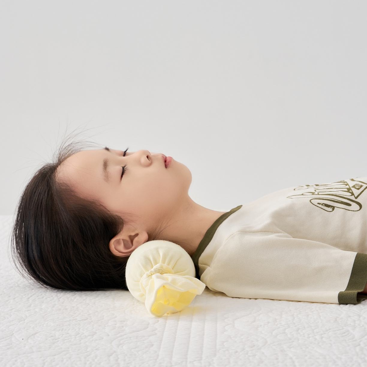 91家纺网 家纺一手货源 找家纺 乐可 2025新款香眠糖果枕山楂籽合香枕手工香丸枕安抚抱枕枕头枕芯 香眠糖果枕-猫咪黄