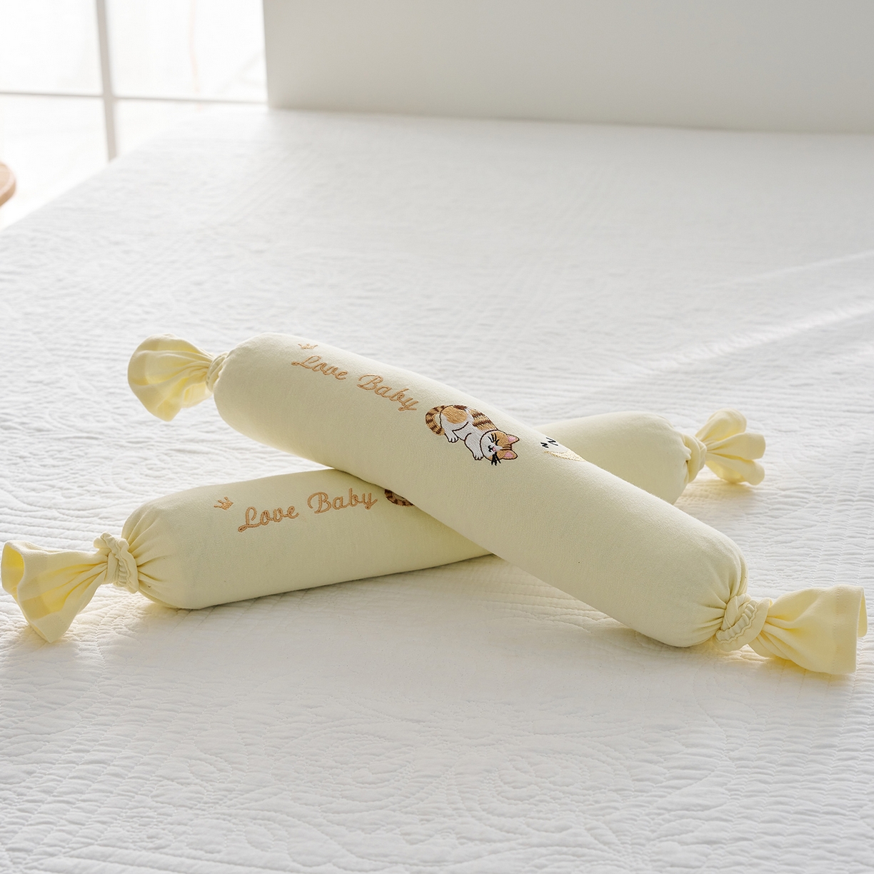 91家纺网 家纺一手货源 找家纺 乐可 2025新款香眠糖果枕山楂籽合香枕手工香丸枕安抚抱枕枕头枕芯 香眠糖果枕-猫咪黄