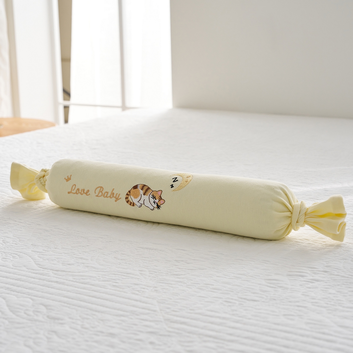 91家纺网 家纺一手货源 找家纺 乐可 2025新款香眠糖果枕山楂籽合香枕手工香丸枕安抚抱枕枕头枕芯 香眠糖果枕-猫咪黄