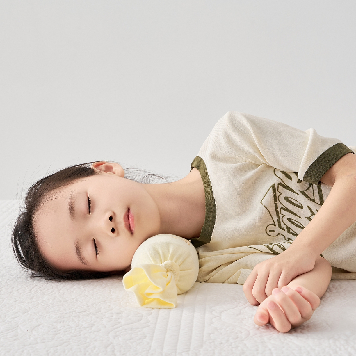 91家纺网 家纺一手货源 找家纺 乐可 2025新款香眠糖果枕山楂籽合香枕手工香丸枕安抚抱枕枕头枕芯 香眠糖果枕-猫咪黄