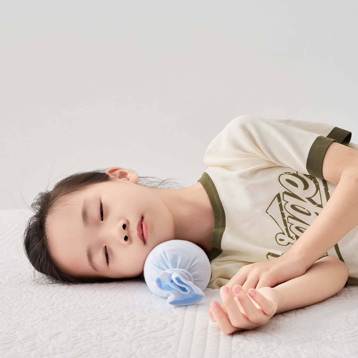 91家纺网 家纺一手货源 找家纺 乐可 2025新款香眠糖果枕山楂籽合香枕手工香丸枕安抚抱枕枕头枕芯 香眠糖果枕-猫咪蓝