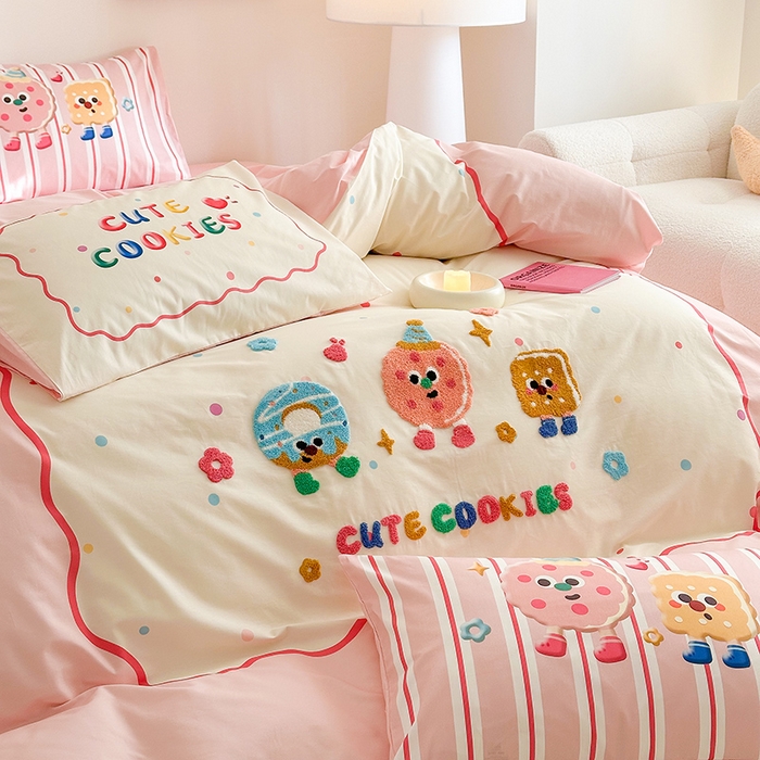 91家纺网 家纺一手货源 找家纺 锦彩家居 2025新款全棉13372数码印花毛巾绣四件套（提供买家秀） 快乐派对