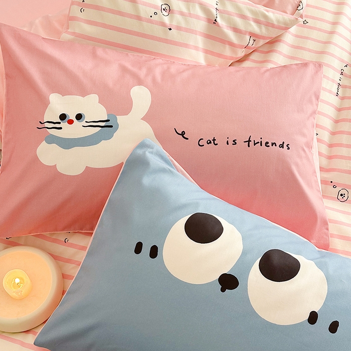 91家纺网 家纺一手货源 找家纺 锦彩家居 2025新款全棉13372数码印花毛巾绣四件套（提供买家秀） 淘气猫