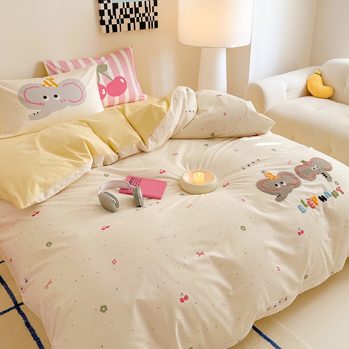 91家纺网 家纺一手货源 找家纺 锦彩家居 2025新款全棉13372数码印花毛巾绣四件套（提供买家秀） 甜蜜小象