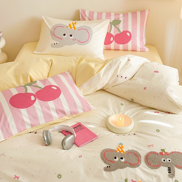 91家纺网 家纺一手货源 找家纺 锦彩家居 2025新款全棉13372数码印花毛巾绣四件套（提供买家秀） 甜蜜小象