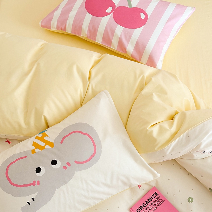 91家纺网 家纺一手货源 找家纺 锦彩家居 2025新款全棉13372数码印花毛巾绣四件套（提供买家秀） 甜蜜小象