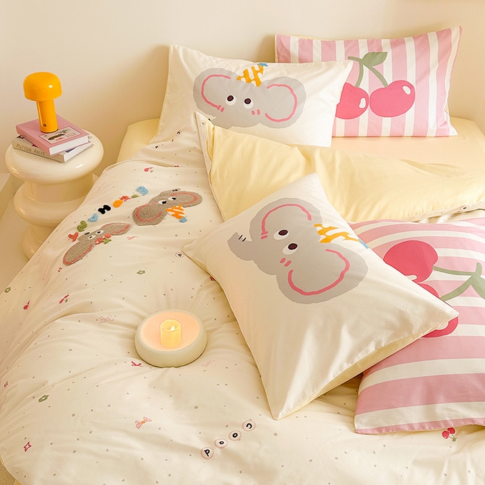 91家纺网 家纺一手货源 找家纺 锦彩家居 2025新款全棉13372数码印花毛巾绣四件套（提供买家秀） 甜蜜小象