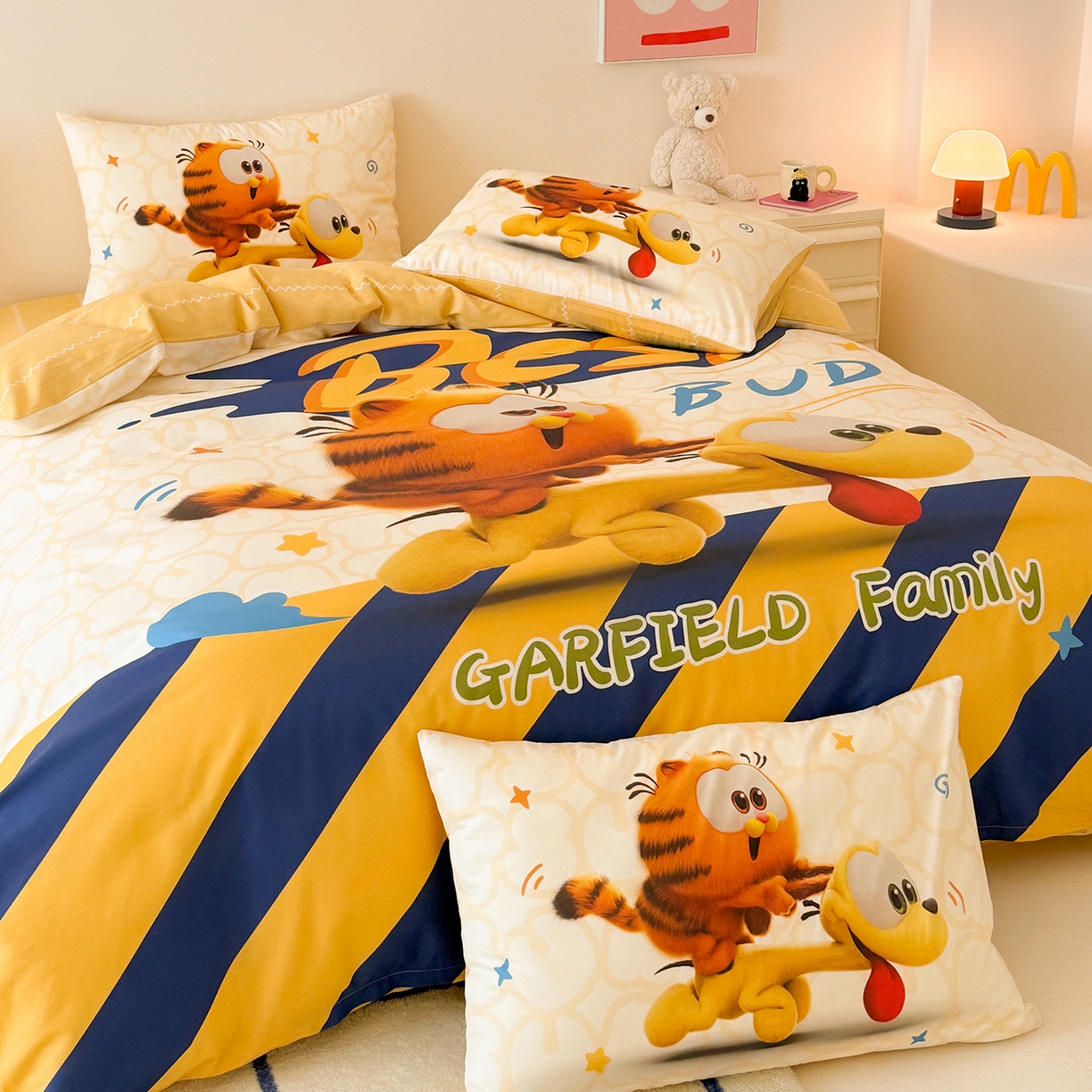 91家纺网 家纺一手货源 找家纺 锦彩家居 2025新款全棉数码印花卡通四件套-加菲猫系列 奔跑加菲