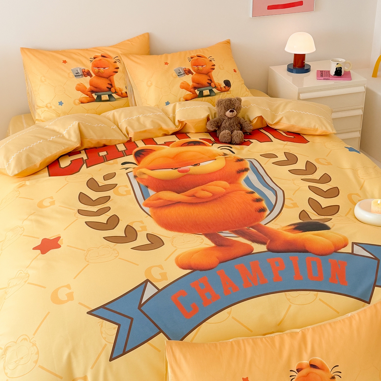 91家纺网 家纺一手货源 找家纺 锦彩家居 2025新款全棉数码印花卡通四件套-加菲猫系列 冠军加菲