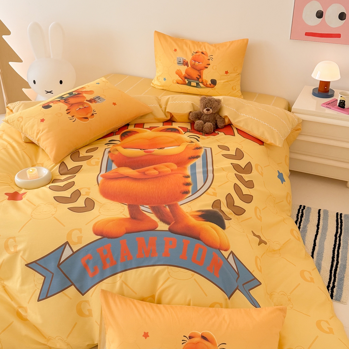 91家纺网 家纺一手货源 找家纺 锦彩家居 2025新款全棉数码印花卡通四件套-加菲猫系列 冠军加菲