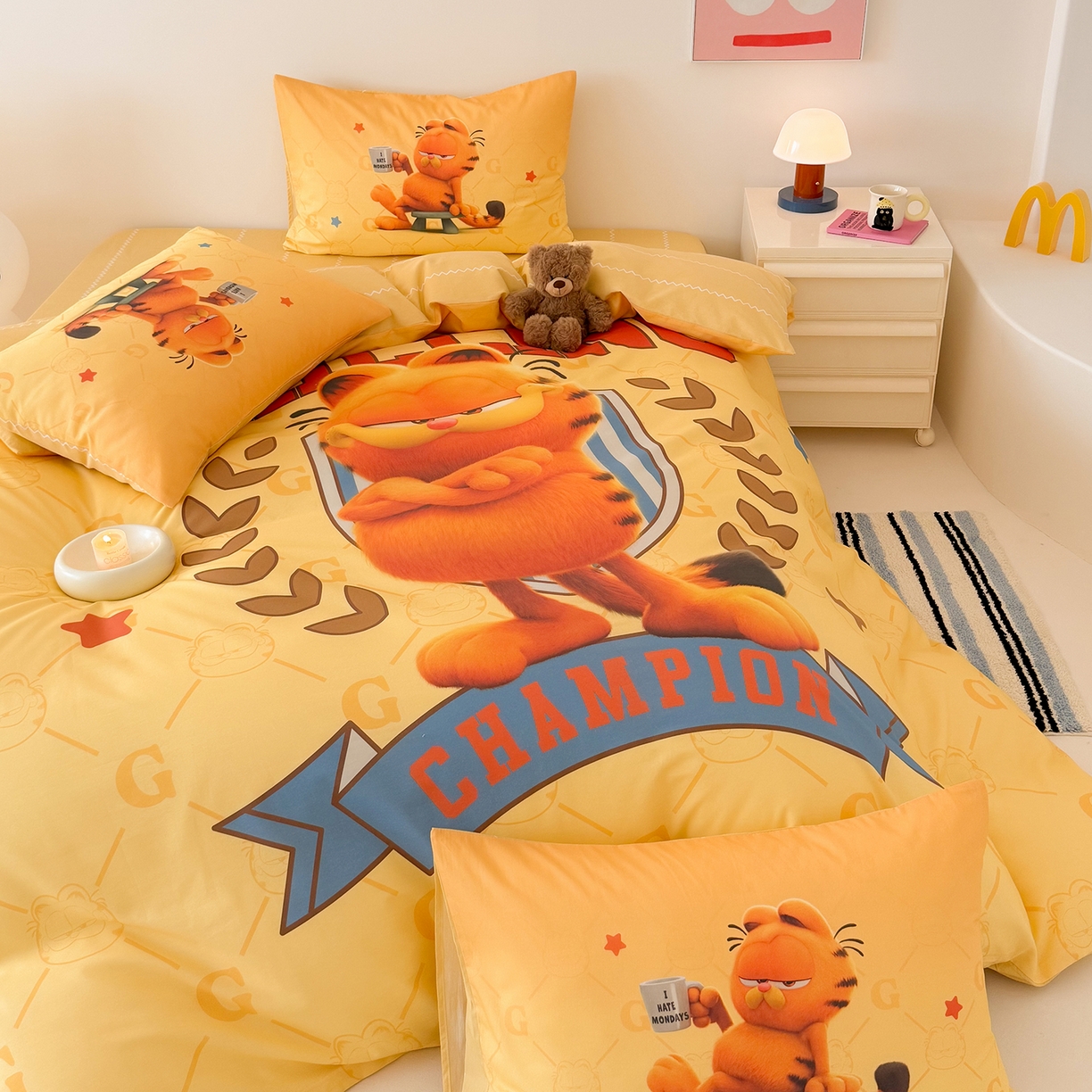 91家纺网 家纺一手货源 找家纺 锦彩家居 2025新款全棉数码印花卡通四件套-加菲猫系列 冠军加菲