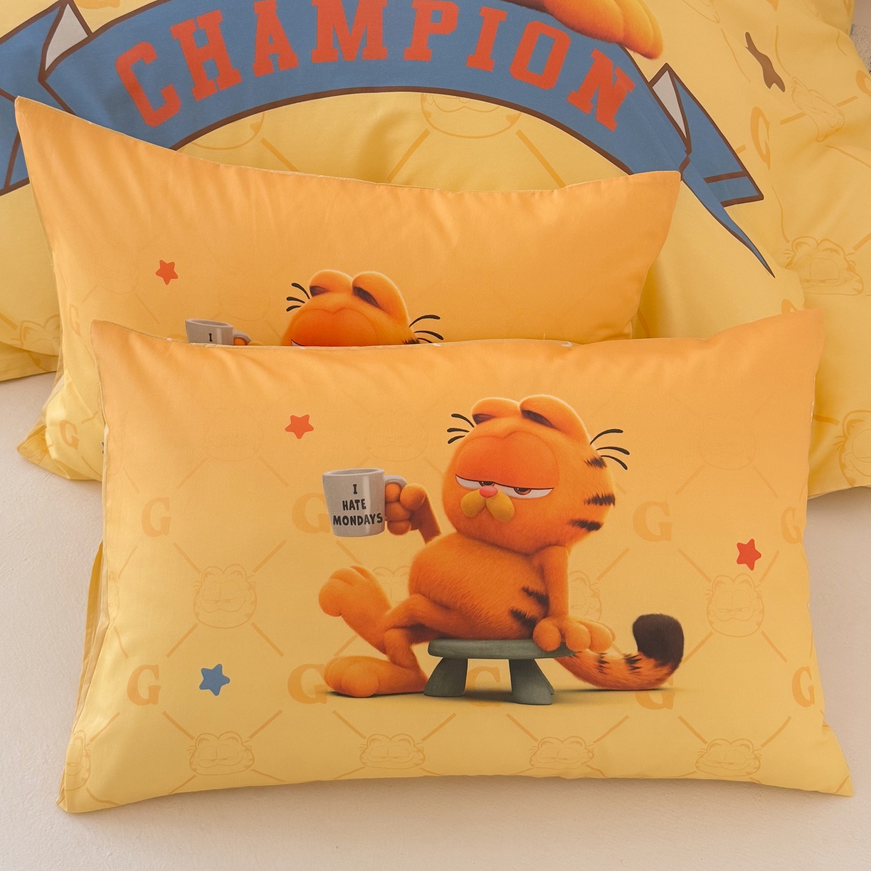 91家纺网 家纺一手货源 找家纺 锦彩家居 2025新款全棉数码印花卡通四件套-加菲猫系列 冠军加菲