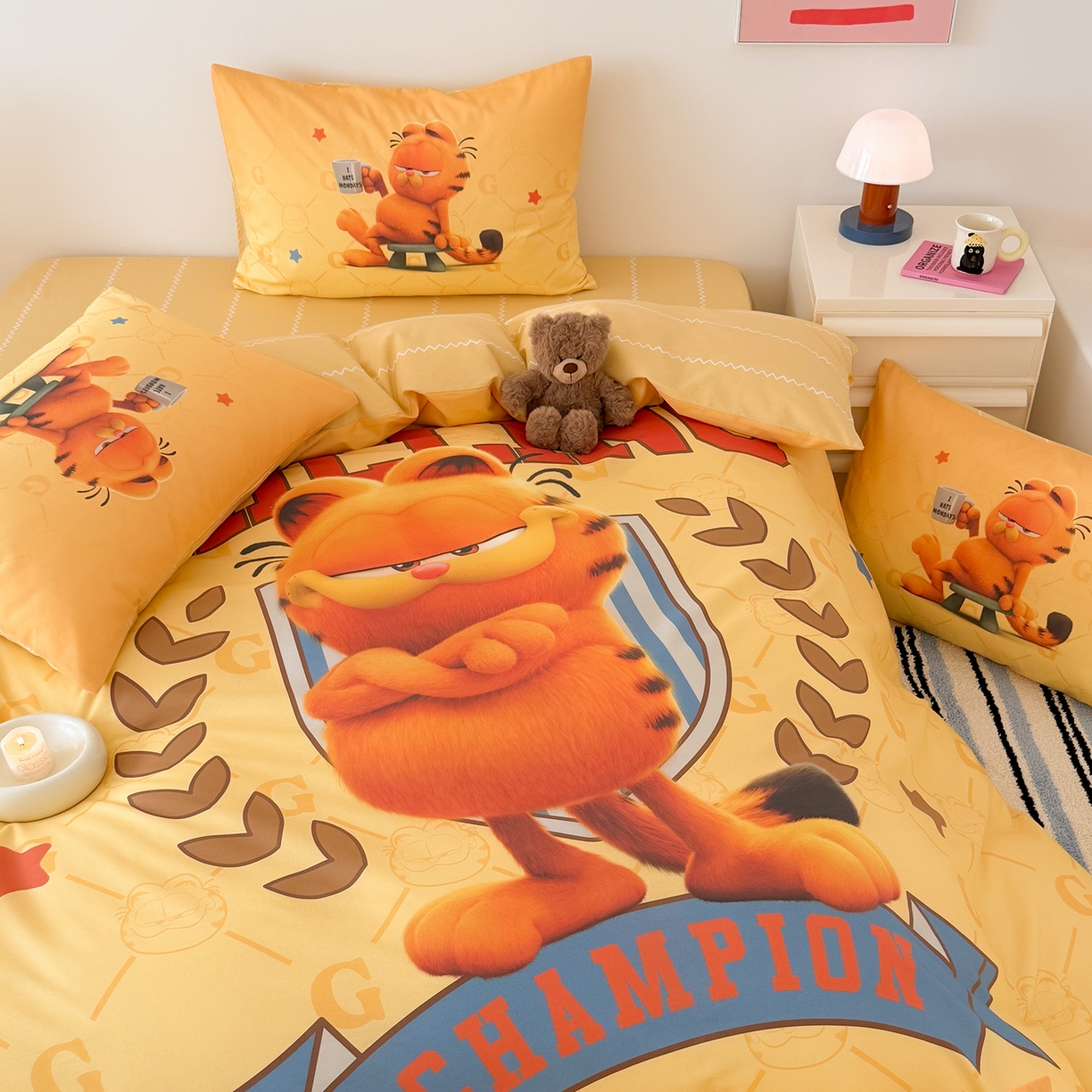 91家纺网 家纺一手货源 找家纺 锦彩家居 2025新款全棉数码印花卡通四件套-加菲猫系列 冠军加菲