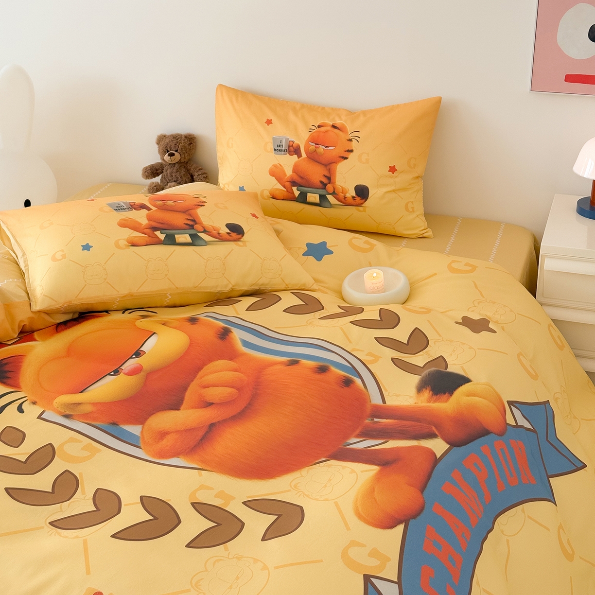 91家纺网 家纺一手货源 找家纺 锦彩家居 2025新款全棉数码印花卡通四件套-加菲猫系列 冠军加菲