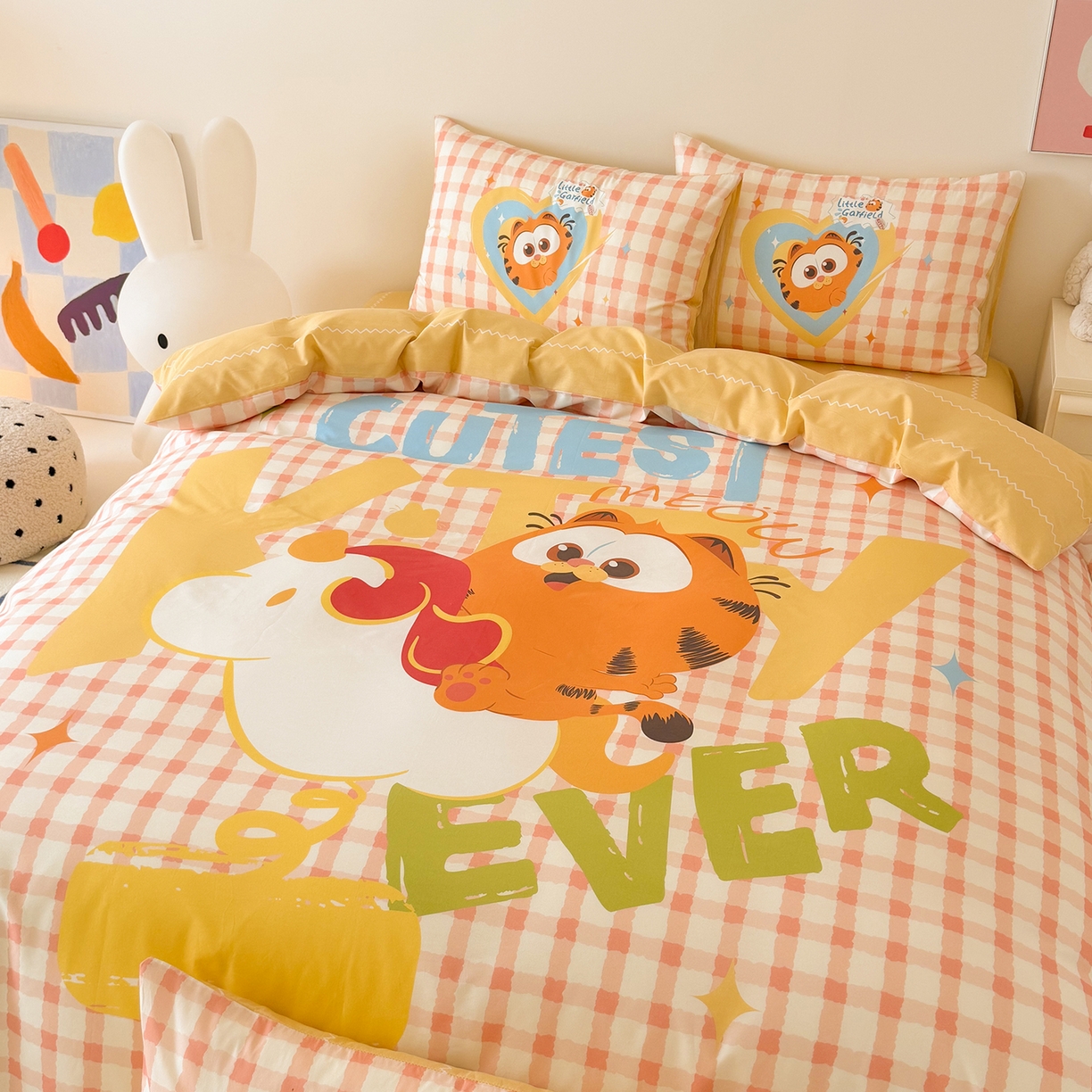 91家纺网 家纺一手货源 找家纺 锦彩家居 2025新款全棉数码印花卡通四件套-加菲猫系列 可爱加菲