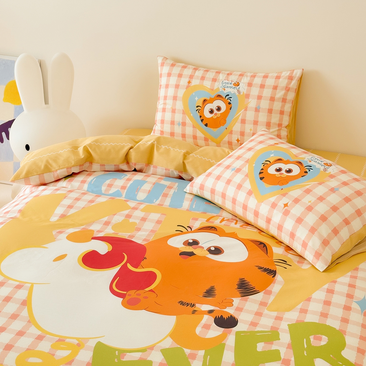 91家纺网 家纺一手货源 找家纺 锦彩家居 2025新款全棉数码印花卡通四件套-加菲猫系列 可爱加菲