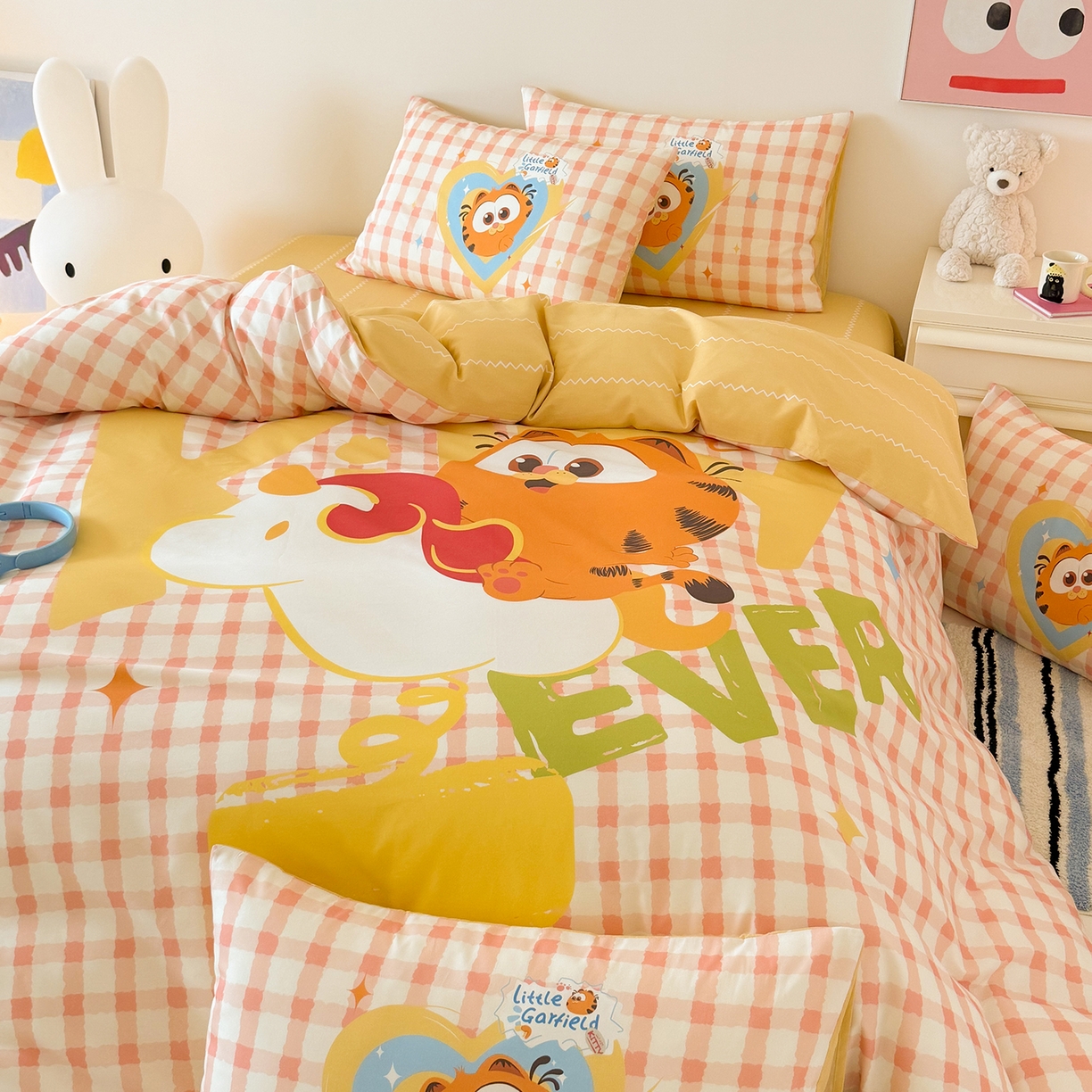 91家纺网 家纺一手货源 找家纺 锦彩家居 2025新款全棉数码印花卡通四件套-加菲猫系列 可爱加菲