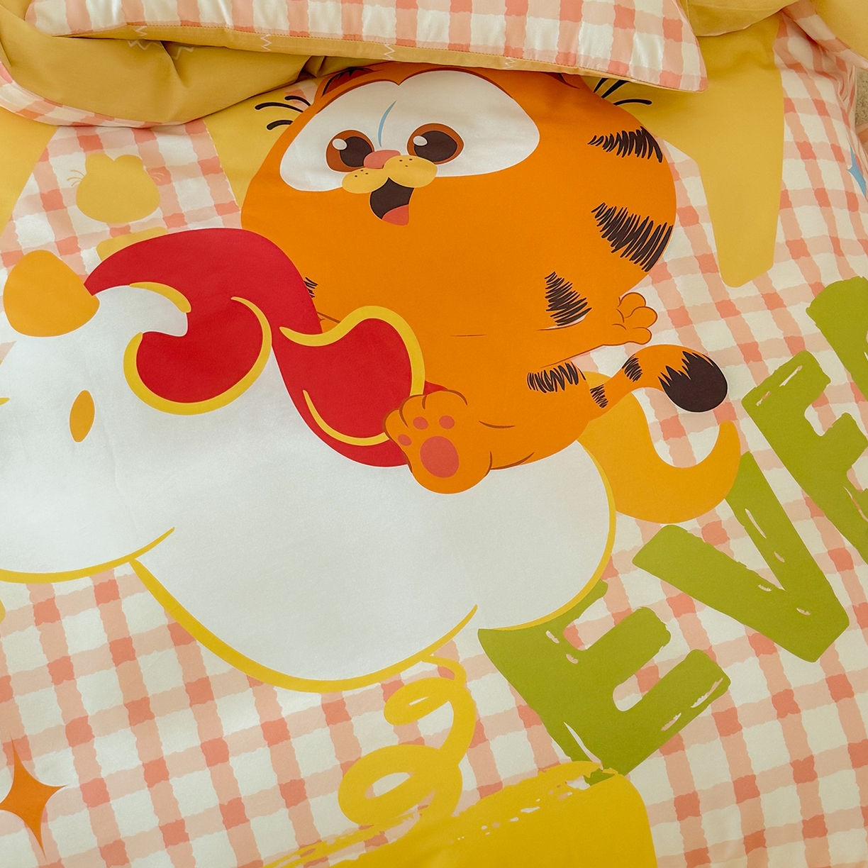 91家纺网 家纺一手货源 找家纺 锦彩家居 2025新款全棉数码印花卡通四件套-加菲猫系列 可爱加菲