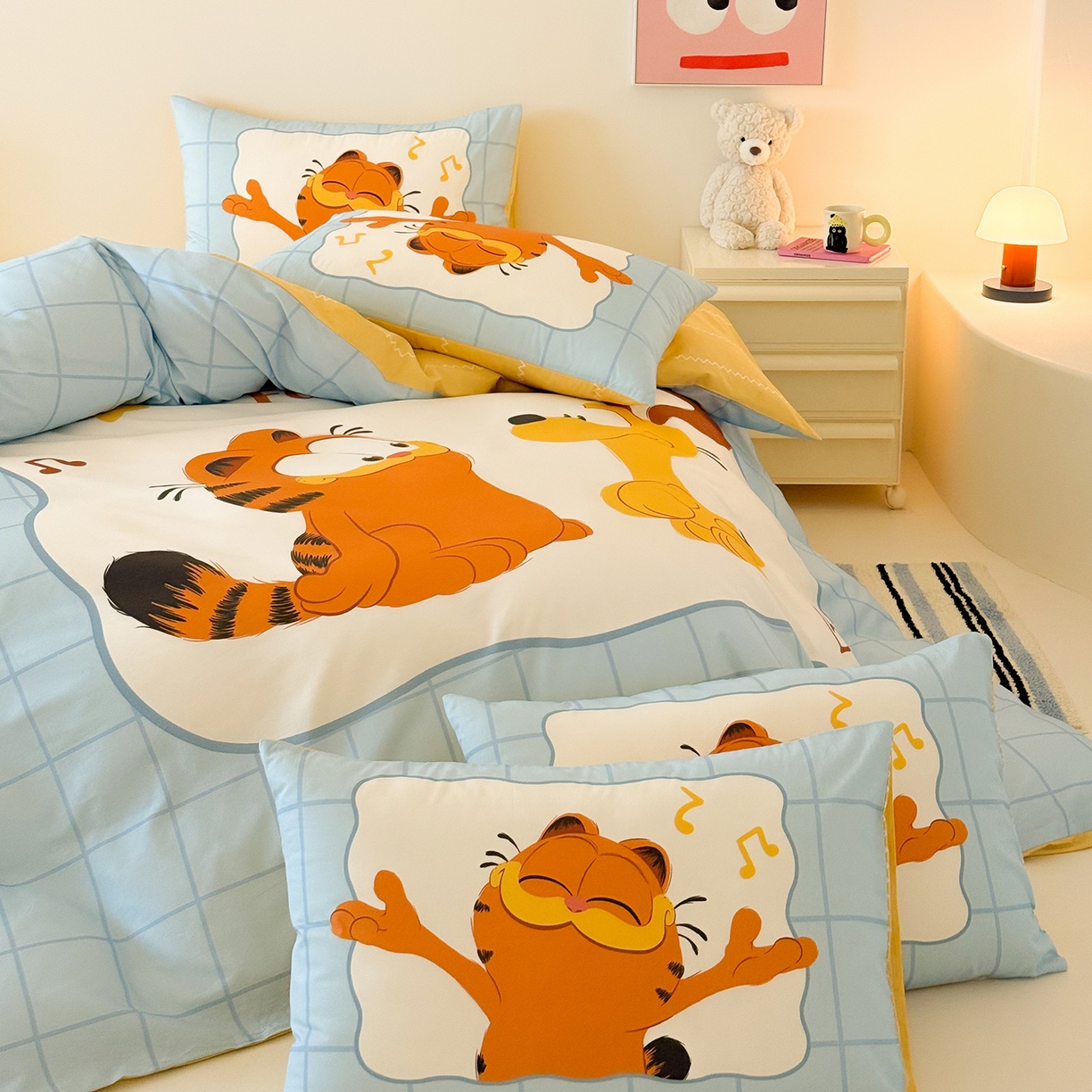 91家纺网 家纺一手货源 找家纺 锦彩家居 2025新款全棉数码印花卡通四件套-加菲猫系列 音乐加菲