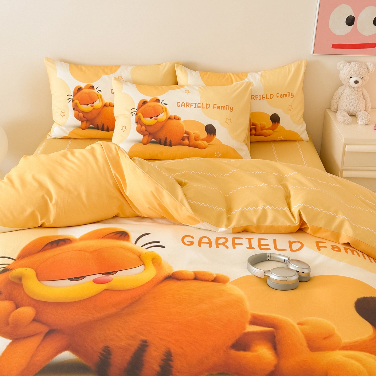 91家纺网 家纺一手货源 找家纺 锦彩家居 2025新款全棉数码印花卡通四件套-加菲猫系列 悠闲加菲