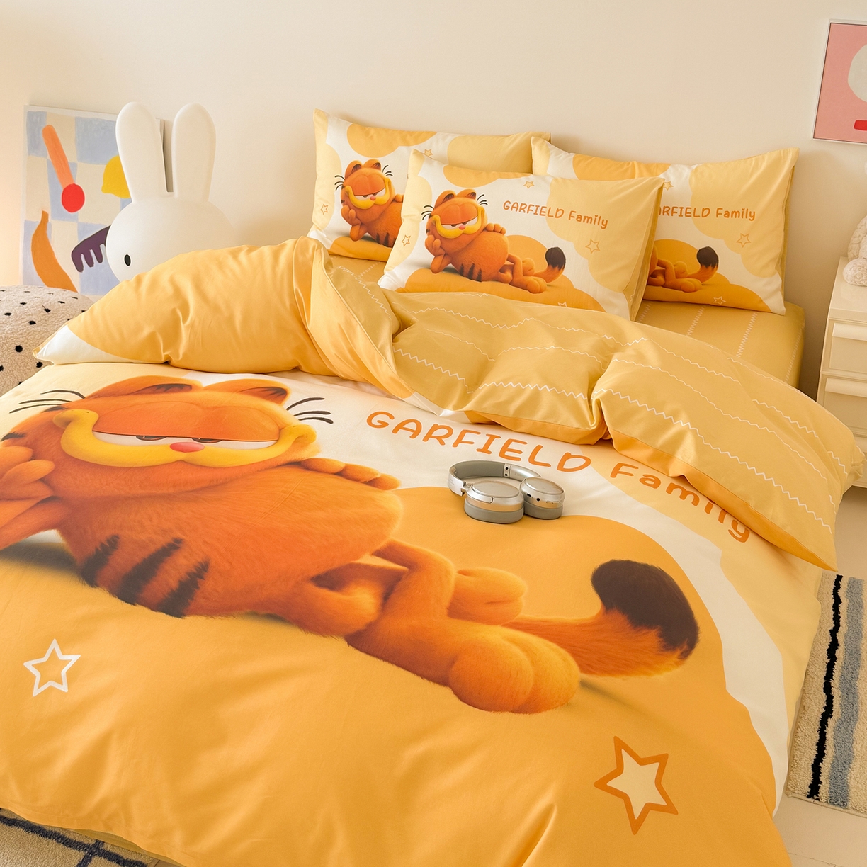 91家纺网 家纺一手货源 找家纺 锦彩家居 2025新款全棉数码印花卡通四件套-加菲猫系列 悠闲加菲