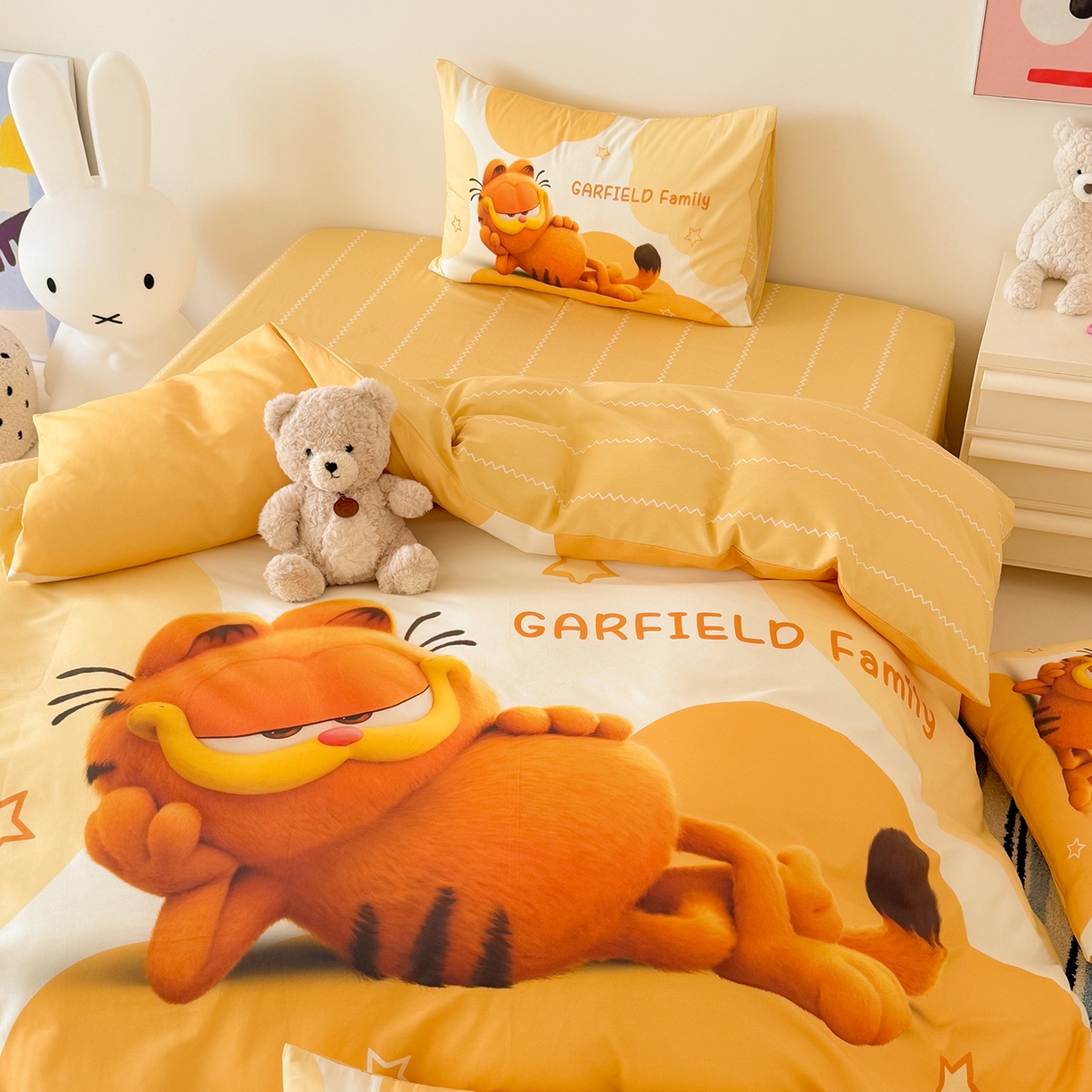 91家纺网 家纺一手货源 找家纺 锦彩家居 2025新款全棉数码印花卡通四件套-加菲猫系列 悠闲加菲