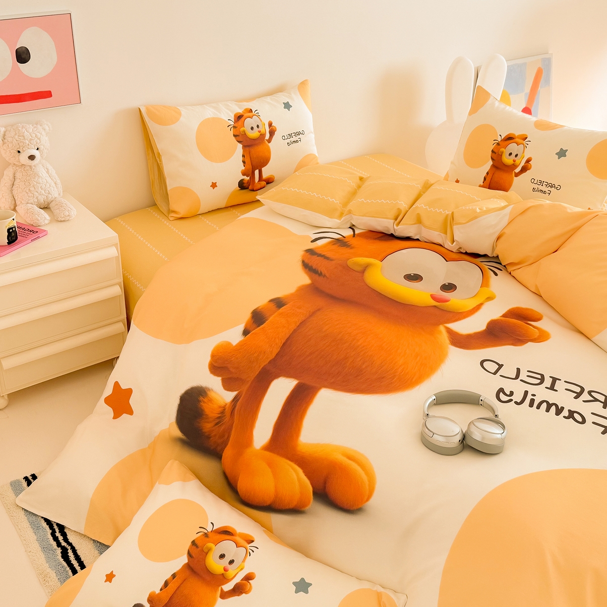 91家纺网 家纺一手货源 找家纺 锦彩家居 2025新款全棉数码印花卡通四件套-加菲猫系列 圆点加菲