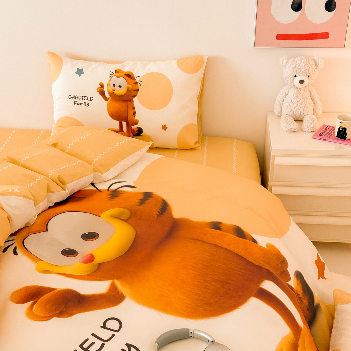 91家纺网 家纺一手货源 找家纺 锦彩家居 2025新款全棉数码印花卡通四件套-加菲猫系列 圆点加菲