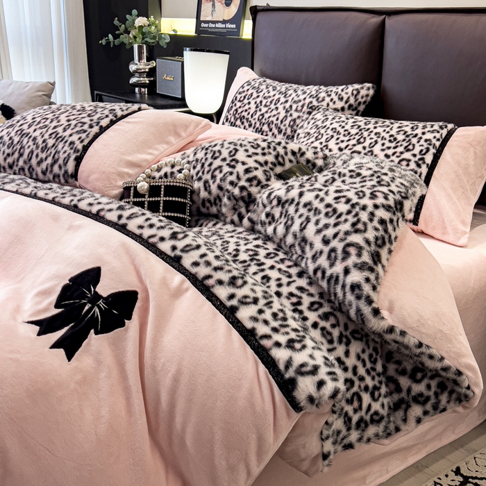 91家纺网 家纺一手货源 找家纺 （总）九花鹿 2025新款水貂绒蝴蝶结豹纹四件套