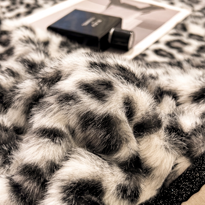 91家纺网 家纺一手货源 找家纺 九花鹿 2025新款水貂绒蝴蝶结豹纹四件套 蝴蝶结豹纹-灰