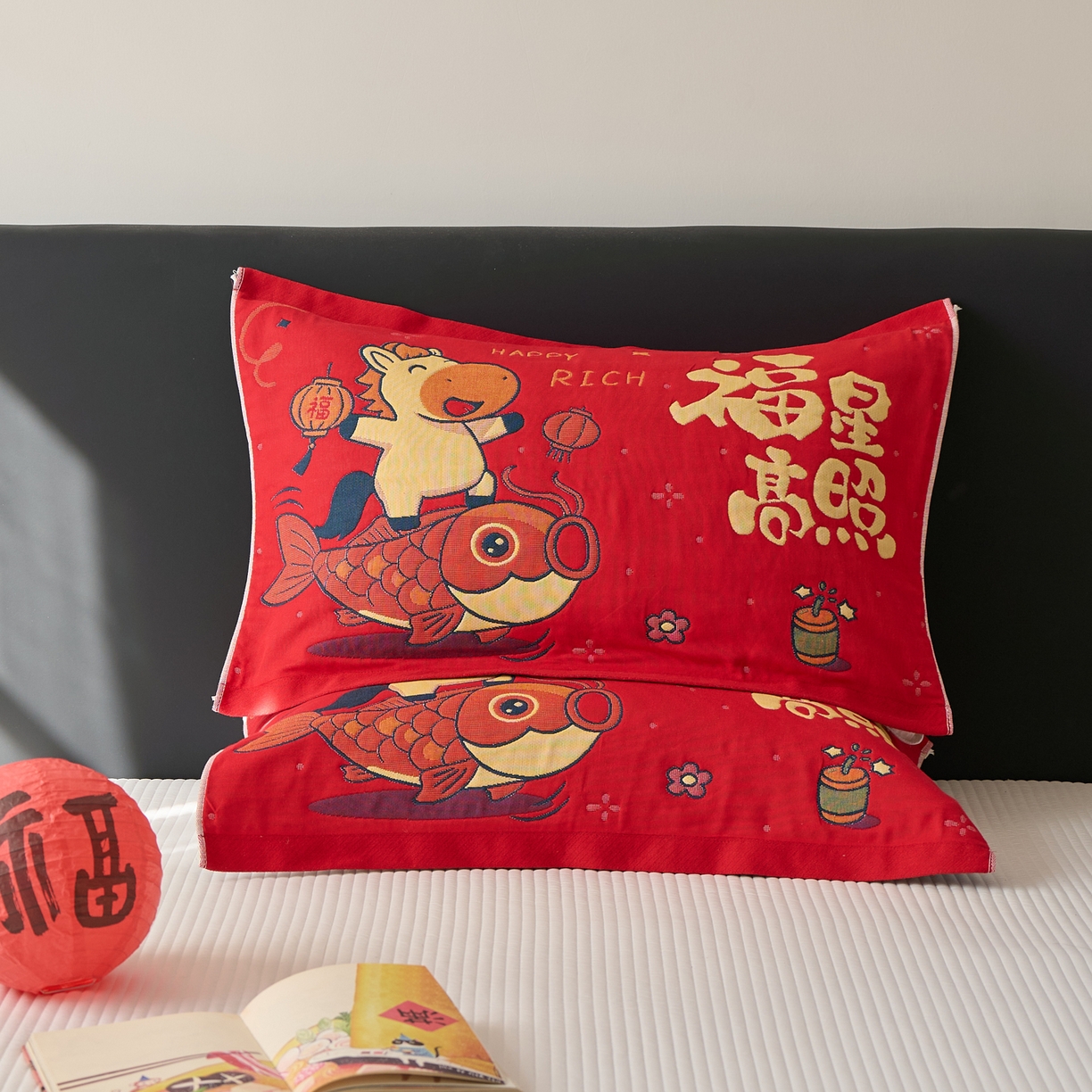 91家纺网 家纺一手货源 找家纺 沐瑟家纺 2026新款纯棉八层枕巾-马 福星高照马