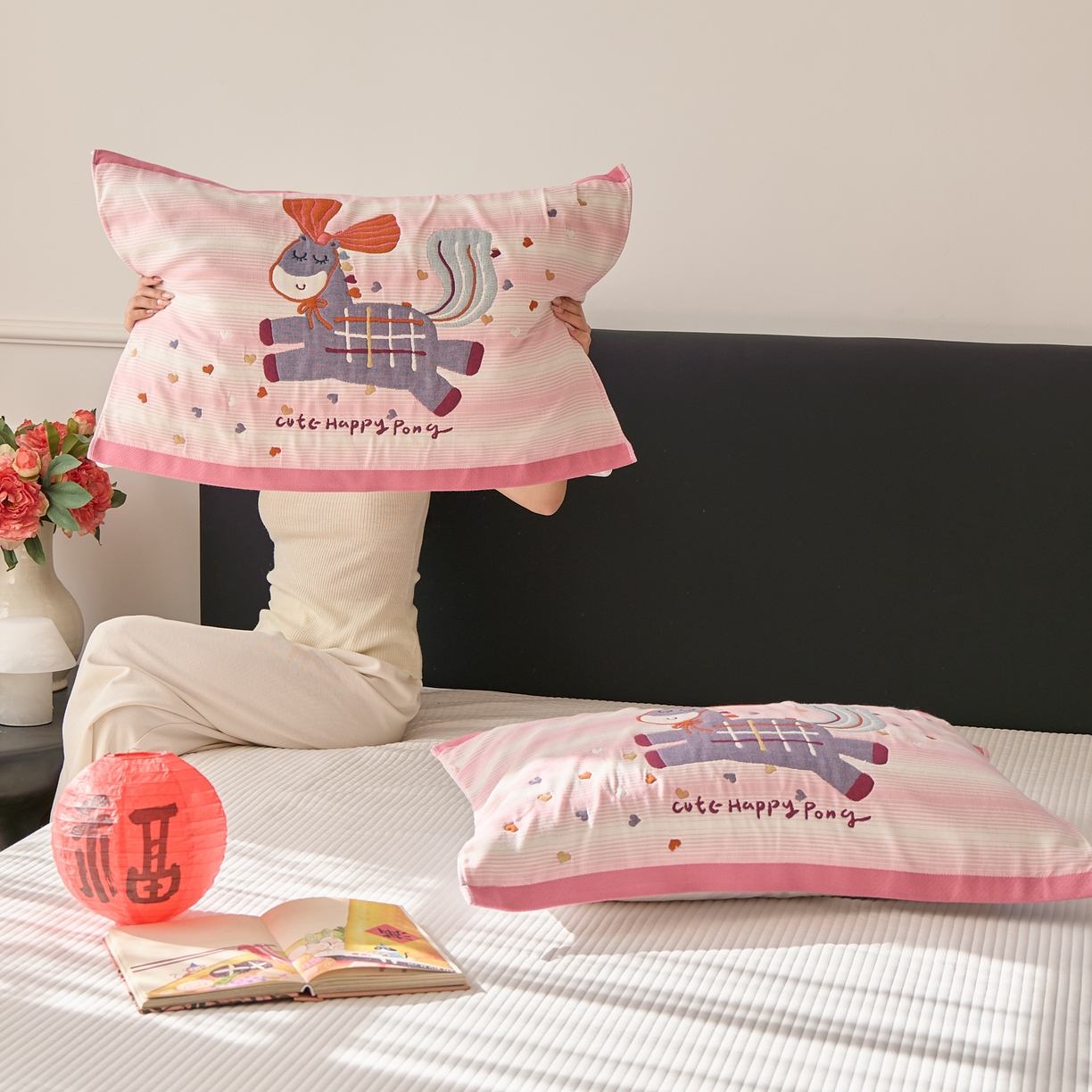 91家纺网 家纺一手货源 找家纺 沐瑟家纺 2026新款纯棉八层枕巾-马 恋爱马粉