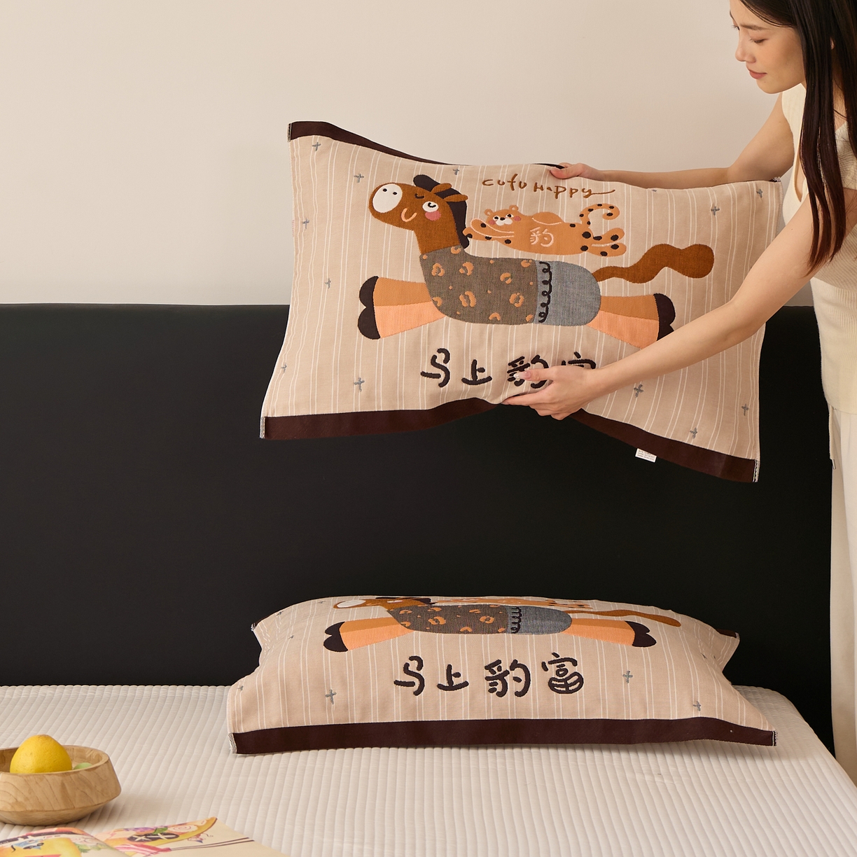 91家纺网 家纺一手货源 找家纺 沐瑟家纺 2026新款纯棉八层枕巾-马 马上豹富