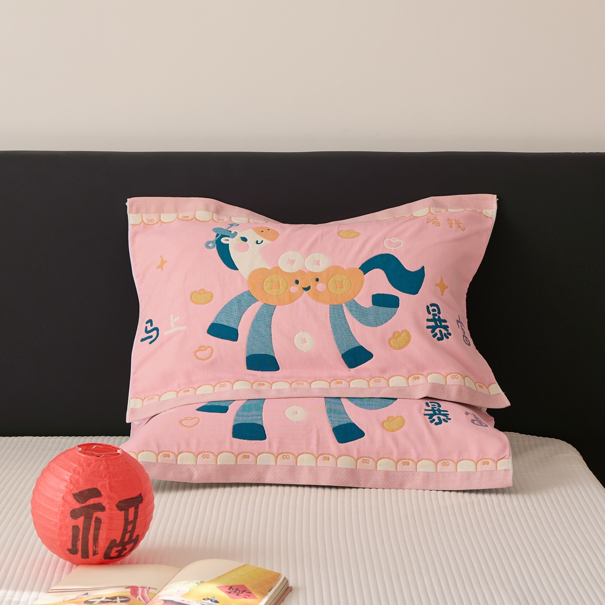 91家纺网 家纺一手货源 找家纺 沐瑟家纺 2026新款纯棉八层枕巾-马 马上有钱