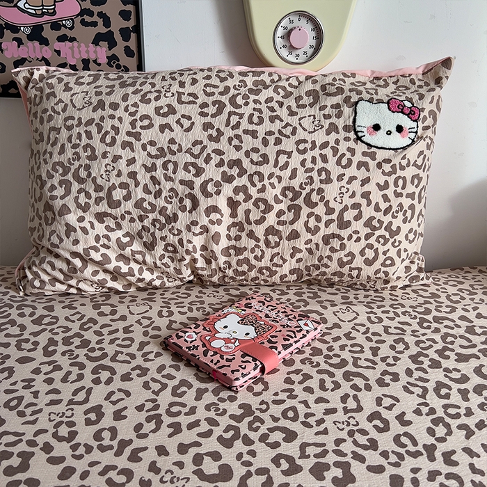 91家纺网 家纺一手货源 找家纺 原素 2026网红爆款豹纹喵表情包毛巾绣A类床上四件套 豹纹喵表情包-粉