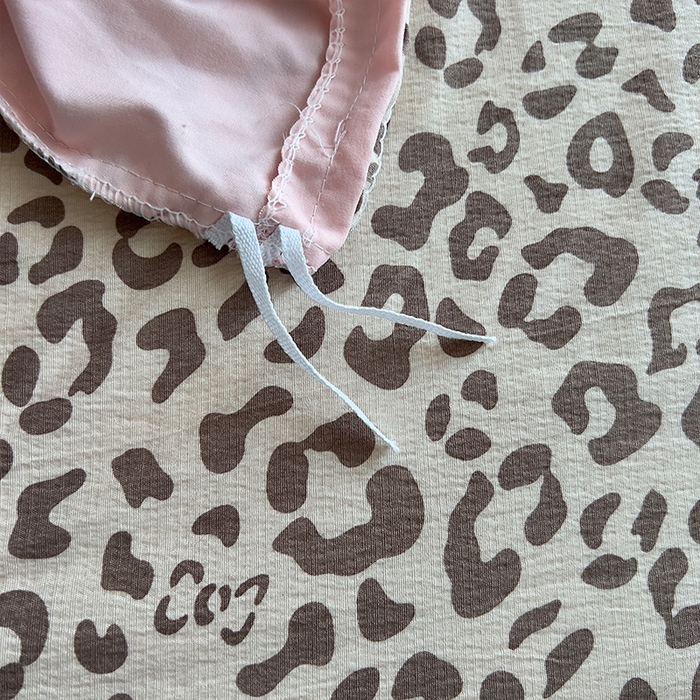 91家纺网 家纺一手货源 找家纺 原素 2026网红爆款豹纹喵表情包毛巾绣A类床上四件套 豹纹喵表情包-粉