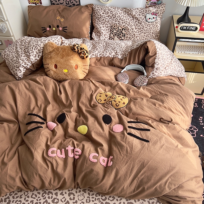 91家纺网 家纺一手货源 找家纺 原素 2026网红爆款豹纹喵表情包毛巾绣A类床上四件套 豹纹喵表情包-咖