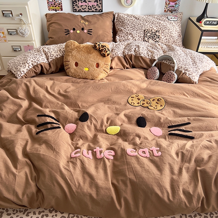 91家纺网 家纺一手货源 找家纺 原素 2026网红爆款豹纹喵表情包毛巾绣A类床上四件套 豹纹喵表情包-咖