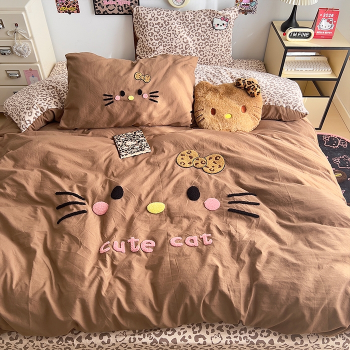 91家纺网 家纺一手货源 找家纺 原素 2026网红爆款豹纹喵表情包毛巾绣A类床上四件套 豹纹喵表情包-咖