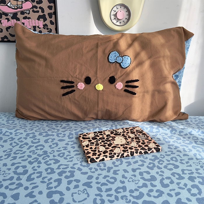 91家纺网 家纺一手货源 找家纺 原素 2026网红爆款豹纹喵表情包毛巾绣A类床上四件套 豹纹喵表情包-蓝