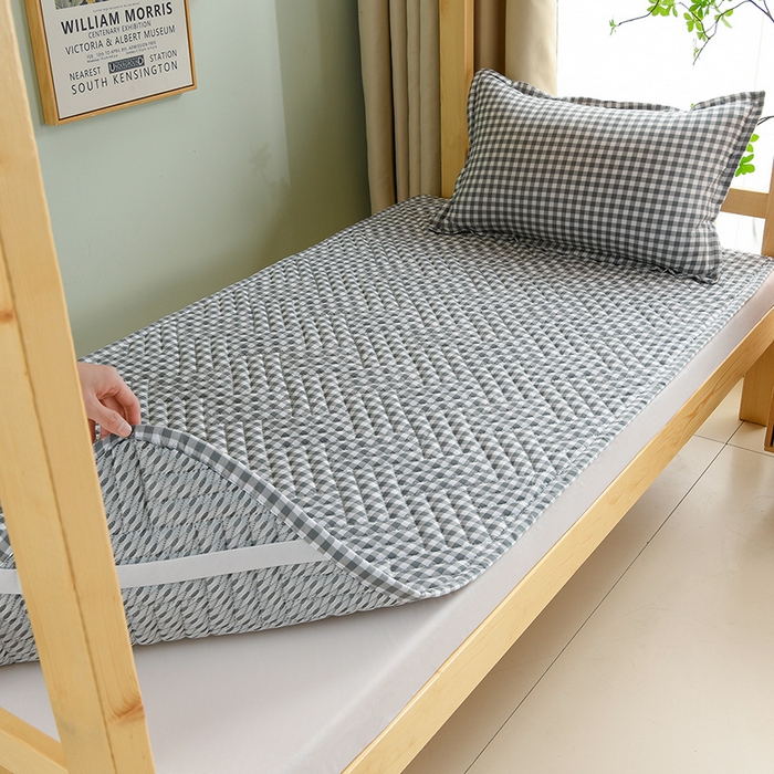 91家纺网 家纺一手货源 找家纺 圣靓家纺 2025新款亲肤清新水洗床垫 初见