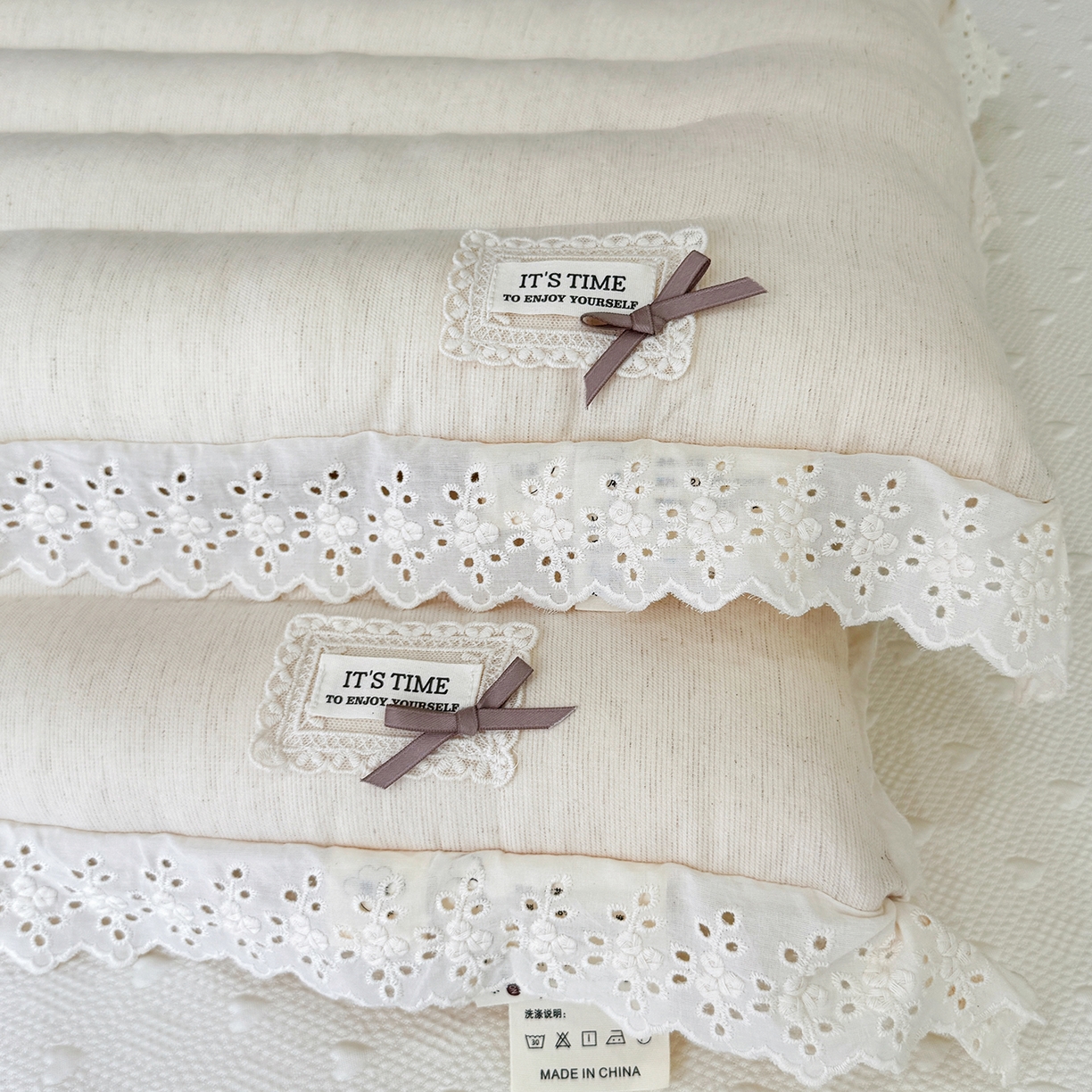 91家纺网 家纺一手货源 找家纺 （总）昕科 2025新款蕾丝花边棉麻定型低枕-实拍版-亚麻低枕头蕾丝花边成人枕芯