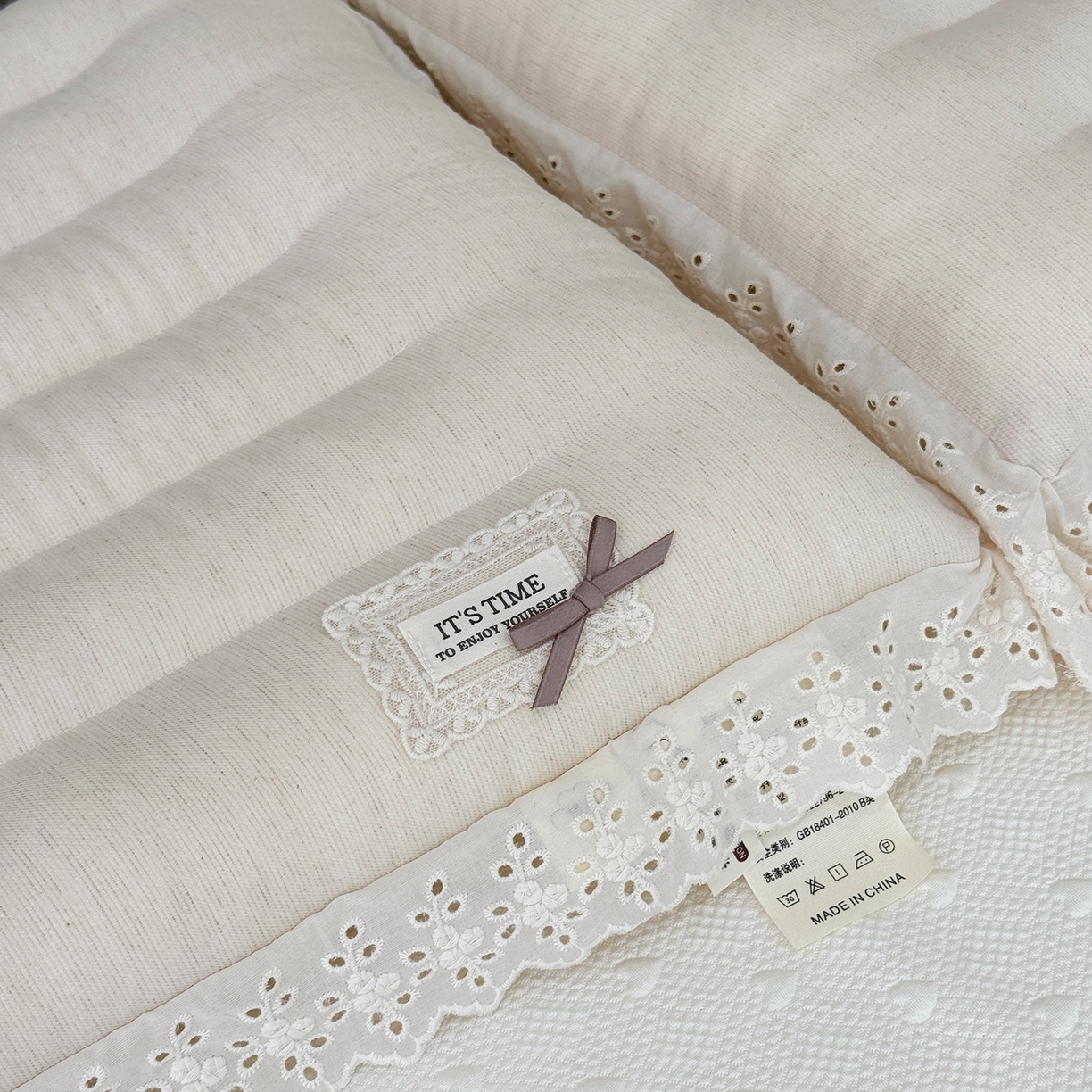 91家纺网 家纺一手货源 找家纺 （总）昕科 2025新款蕾丝花边棉麻定型低枕-实拍版-亚麻低枕头蕾丝花边成人枕芯