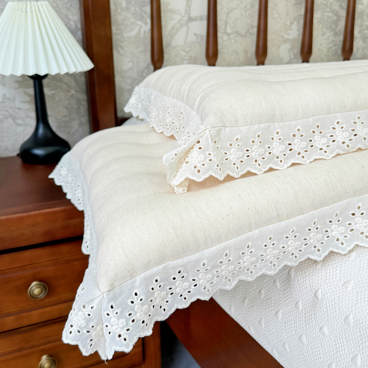 91家纺网 家纺一手货源 找家纺 （总）昕科 2025新款蕾丝花边棉麻定型低枕-实拍版-亚麻低枕头蕾丝花边成人枕芯