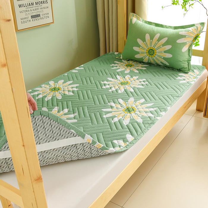 91家纺网 家纺一手货源 找家纺 圣楚家纺 2025新款亲肤清新水洗床垫 落花