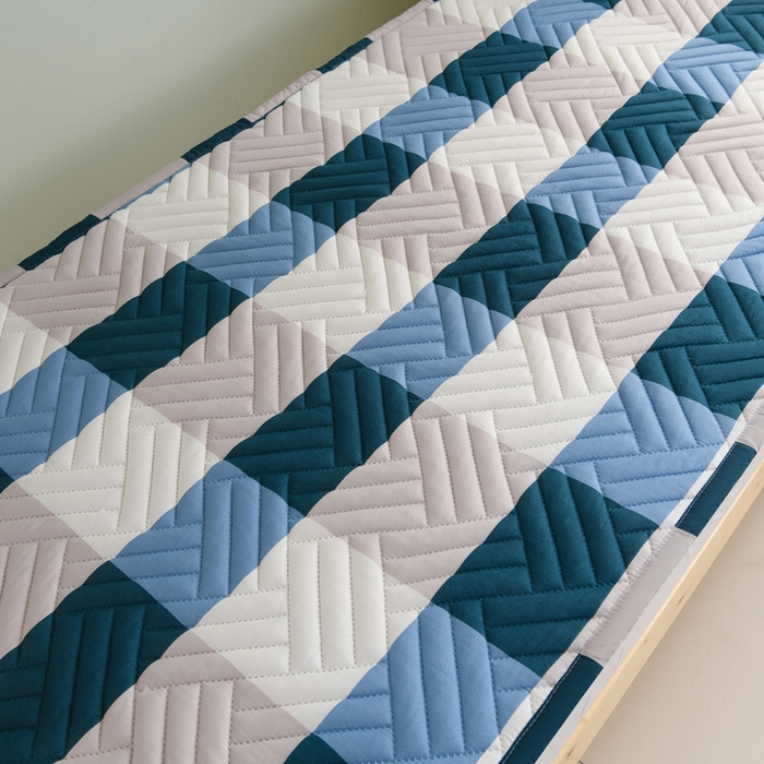 91家纺网 家纺一手货源 找家纺 圣楚家纺 2025新款亲肤清新水洗床垫 幽兰