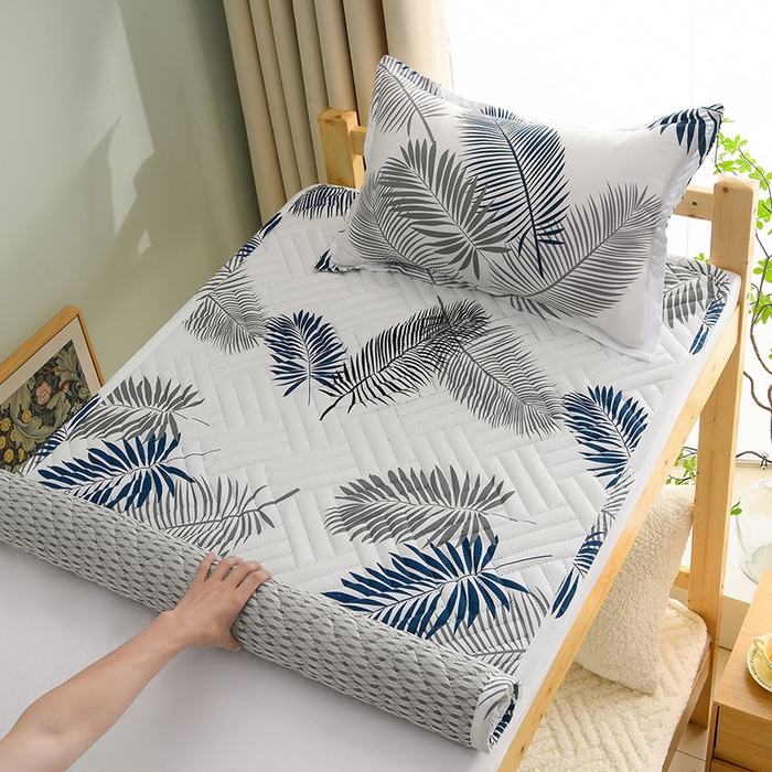 91家纺网 家纺一手货源 找家纺 圣楚家纺 2025新款亲肤清新水洗床垫 素叶