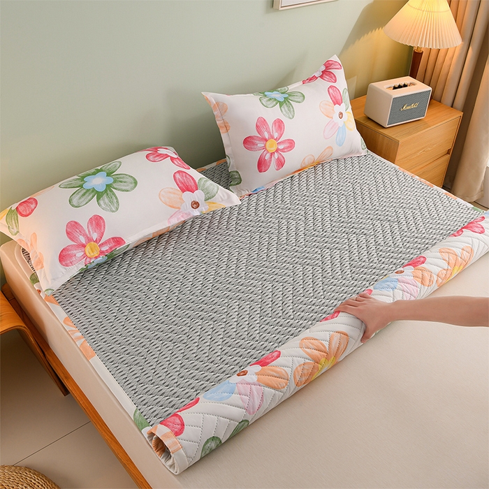 91家纺网 家纺一手货源 找家纺 圣楚家纺 2025新款亲肤清新水洗床垫 盛夏