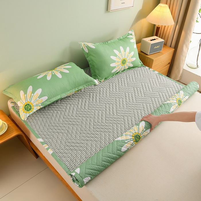 91家纺网 家纺一手货源 找家纺 圣楚家纺 2025新款亲肤清新水洗床垫 落花